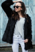 faux-fur-coat-white-jeans-grey-tshirt-street-style